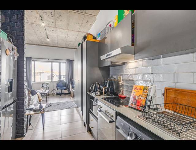 0 BEDROOM APARTMENT FOR SALE IN SANDTON CENTRAL